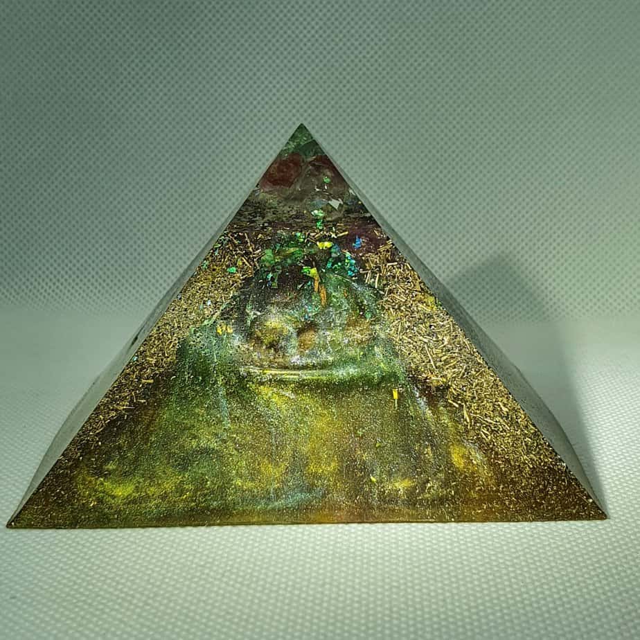 Prismatic Lens Orgonite Orgone Pyramid 9.5cm 1