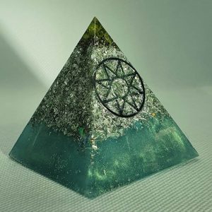 Stellar Rays Orgone Orgonite Pyramid 6cm - Radiating with a Peridot, Herkimer Diamonds, Sacred Geometry, with Aluminum Protection, Focus and Energy!