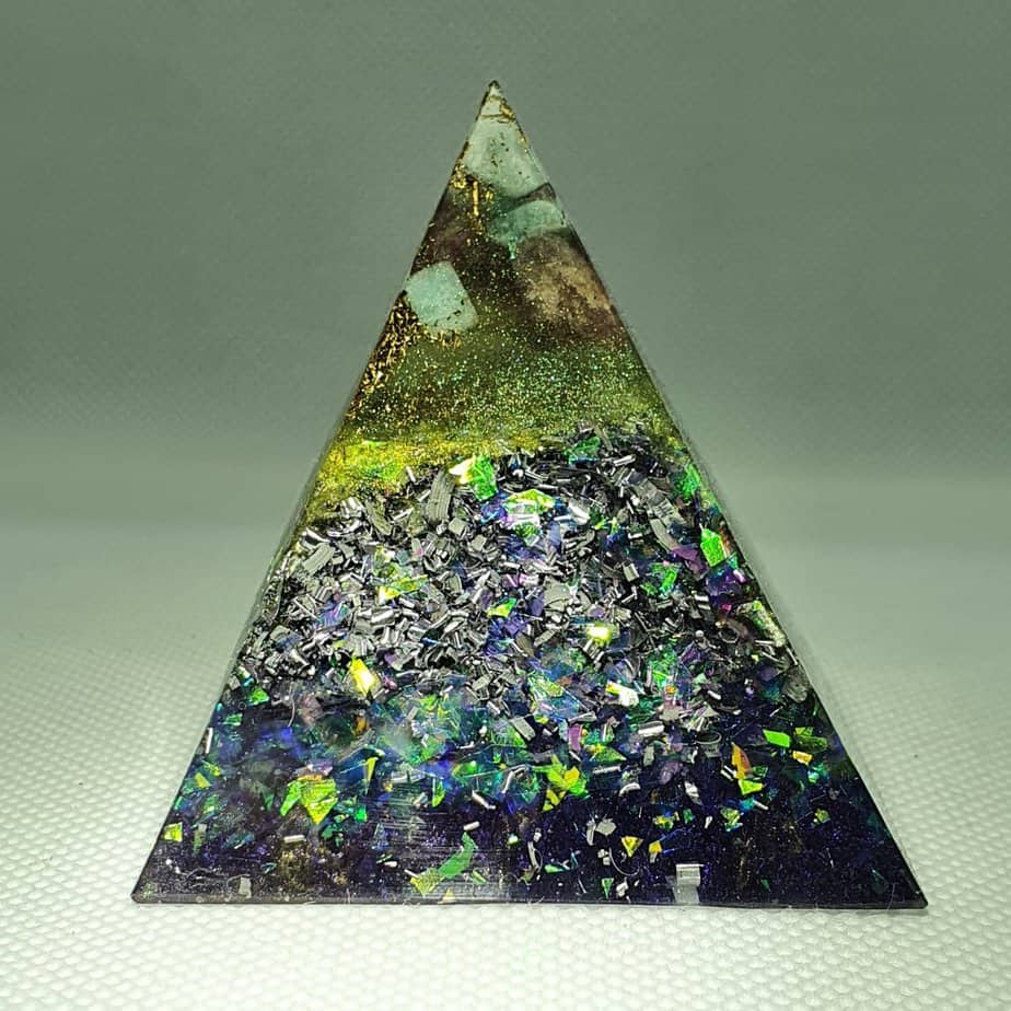 Radiating Tangents Orgone Orgonite Pyramid 6cm 1