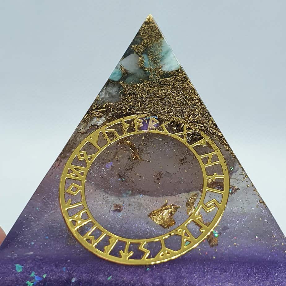 Capricorn Moon Orgone Orgonite Pyramid 6cm 2