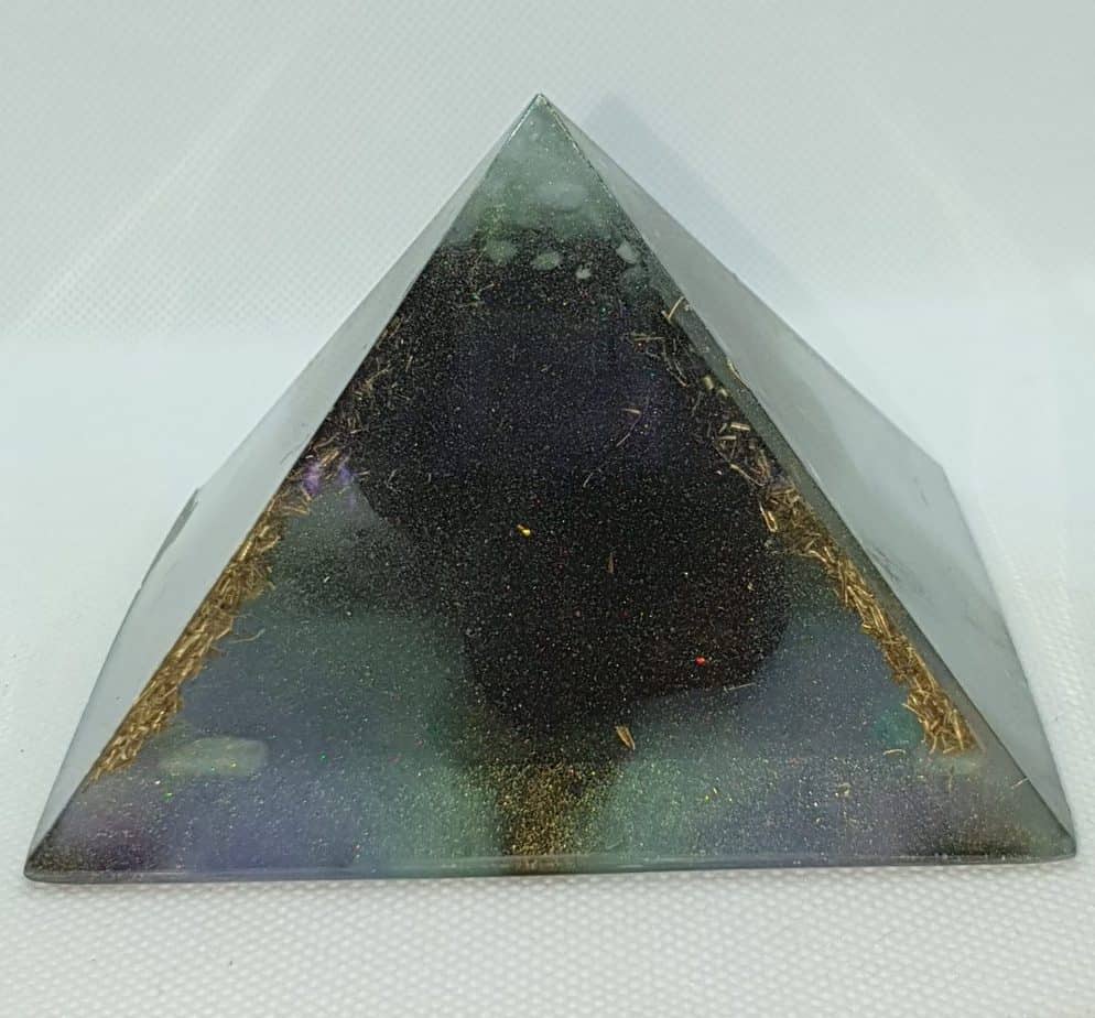Wondersight Quartz Cluster Orgonite Orgone Pyramid 9.5cm 1