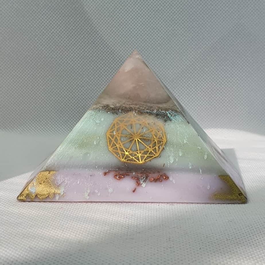 Reflector of Minds Quartz Pyramid Giza 9.5cm 1