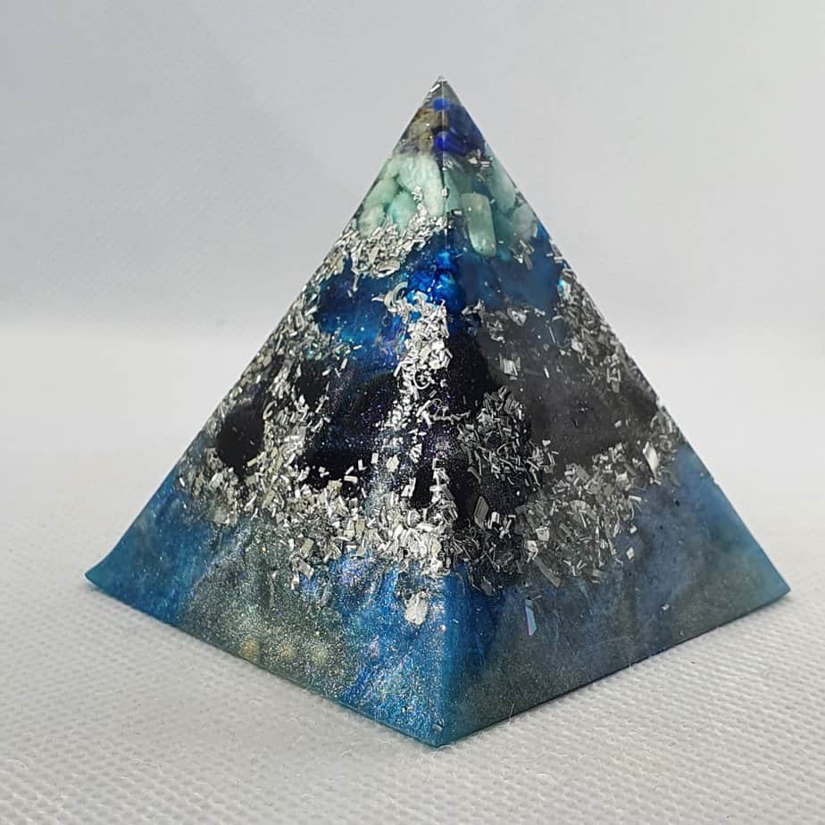 Levels of Illusion Orgone Orgonite Pyramid 6cm 1