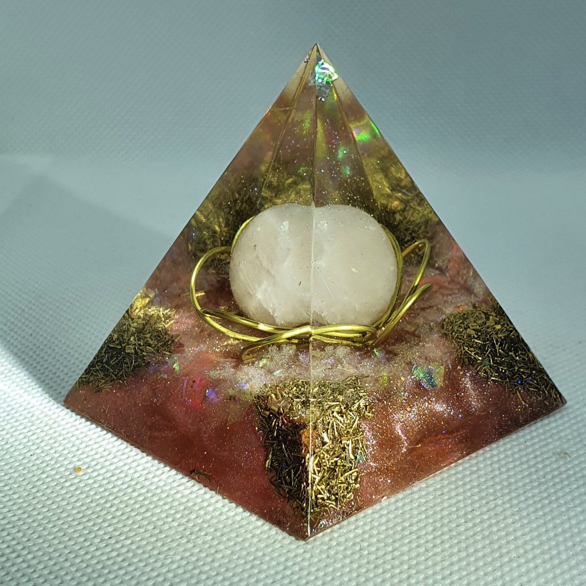 Crystal Belief Orgone Orgonite Pyramid 6cm 1